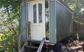 Rhodes To Serenity - Waterfall Shepherds Hut