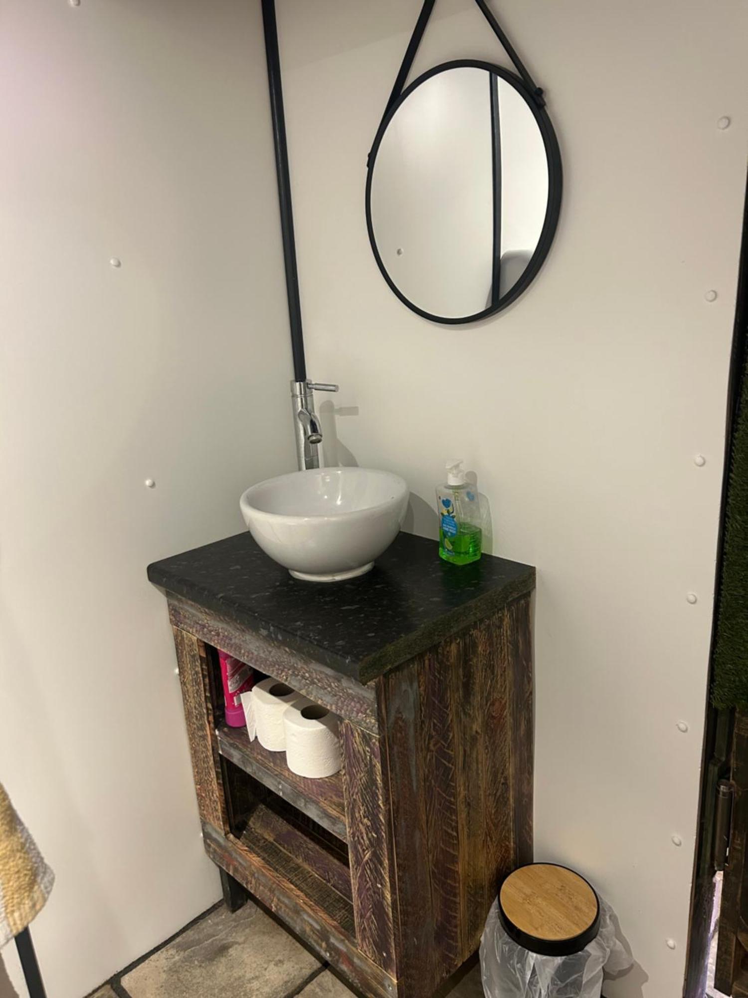 Rhodes To Serenity - Waterfall Shepherds Hut Cauldon Exterior photo